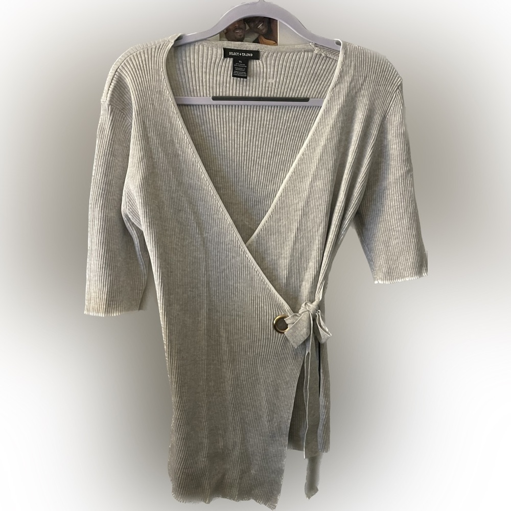 Short Sleeved Grey V-Neck  Casual Sweater XL